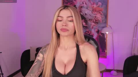 Lexie  online show from May 5, 7:39 pm