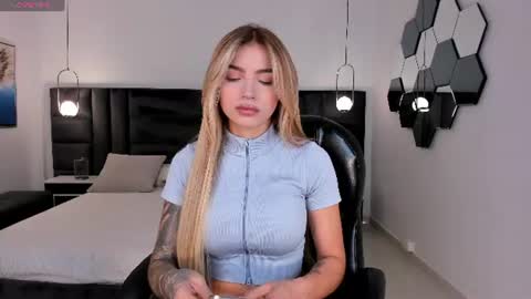 Lexie  online show from June 11, 7:32 pm