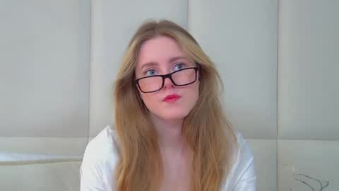 Lexi online show from June 5, 8:42 am