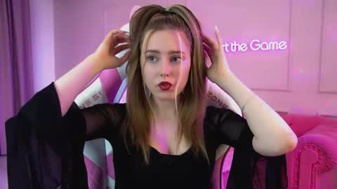 Lexi online show from May 2, 6:44 pm