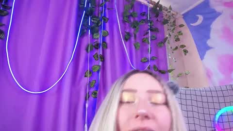 Snapshot of lexy_l0vy chatting on September 15, 6:54 am LexxxY online show from September 15, 6:54 am
