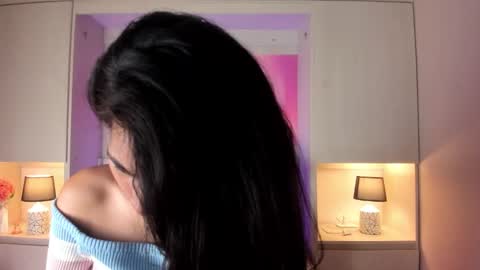 L I A  online show from November 21, 4:25 am