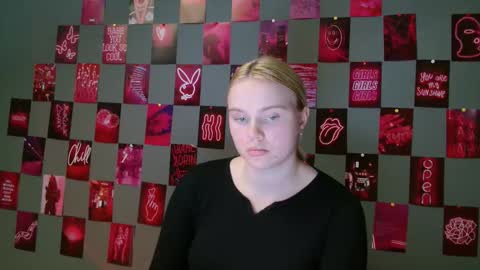 Snapshot of leyla_le chatting on September 26, 9:51 am Leyla online show from September 26, 9:51 am