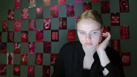 Snapshot of leyla_le chatting on September 10, 6:46 am Leyla online show from September 10, 6:46 am
