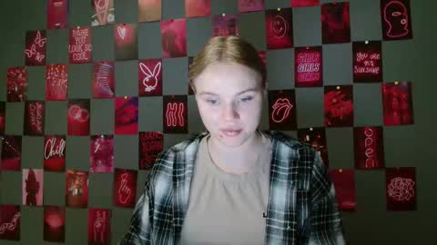 Snapshot of leyla_le chatting on September 9, 6:35 am Leyla online show from September 9, 6:35 am