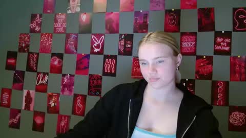 Snapshot of leyla_le chatting on September 20, 8:23 am Leyla online show from September 20, 8:23 am