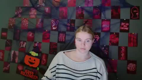 Snapshot of leyla_le chatting on October 9, 7:12 am Leyla online show from October 9, 7:12 am