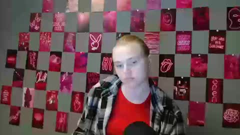 Snapshot of leyla_le chatting on September 23, 9:29 am Leyla online show from September 23, 9:29 am