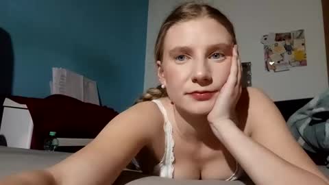 lia06_ online show from February 4, 6:00 pm