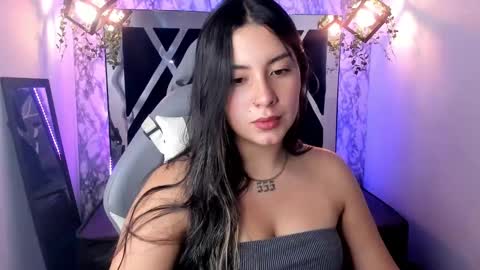 Snapshot of lia_14_ chatting on January 28, 11:17 am Lia online show from January 28, 11:17 am