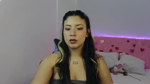 Snapshot of lia_14_ chatting on February 19, 5:38 pm Lia online show from February 19, 5:38 pm