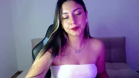 Lia  online show from February 12, 1:29 am