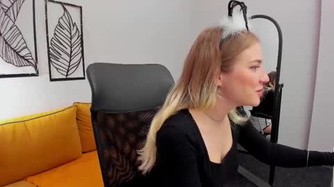 Lia online show from April 21, 2:15 am