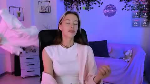 lia_dream_ online show from July 11, 12:27 pm
