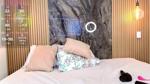 LIA JONSON  online show from November 14, 7:14 pm