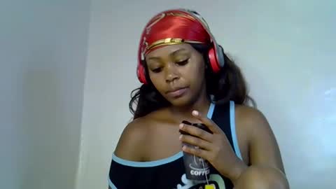 lia online show from November 18, 4:52 pm