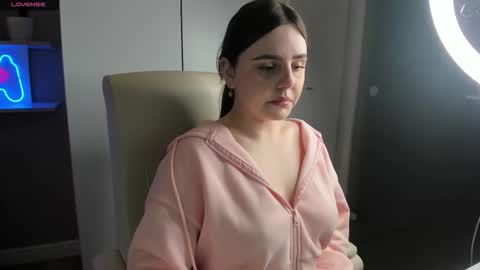 Snapshot of lia_lil chatting on September 28, 6:42 am Lia online show from September 28, 6:42 am