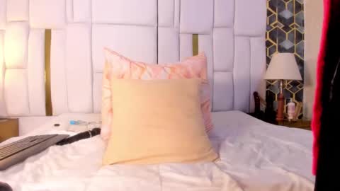 lia_mariana online show from February 21, 5:35 pm