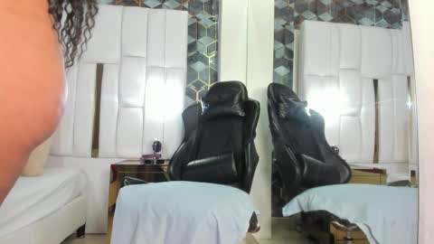 lia_mariana online show from February 8, 9:40 pm