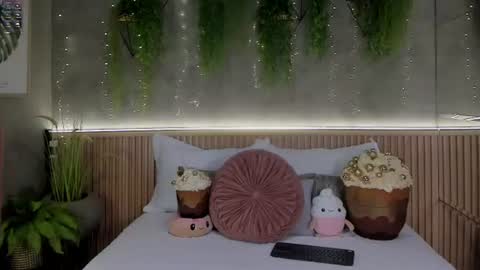 lia_montclair online show from June 12, 1:41 pm