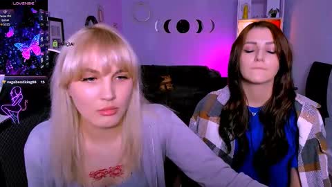 Snapshot of lia_sunset chatting on September 23, 7:23 pm Lia online show from September 23, 7:23 pm