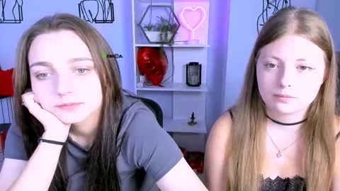 Snapshot of lia_sunset chatting on September 15, 5:49 am Lia online show from September 15, 5:49 am