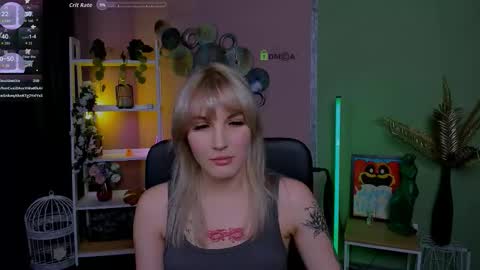 Snapshot of lia_sunset chatting on September 29, 7:41 pm Lia online show from September 29, 7:41 pm