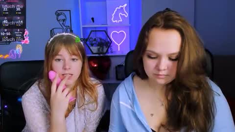 Snapshot of lia_sunset chatting on September 24, 11:04 pm Lia online show from September 24, 11:04 pm