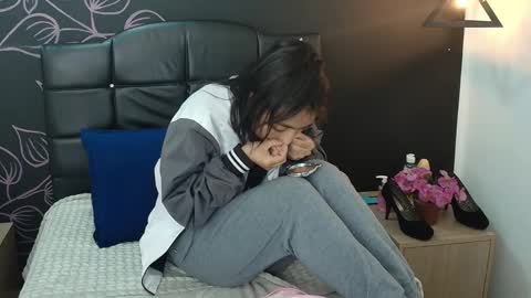 L I A M O N R O E online show from December 19, 12:19 pm