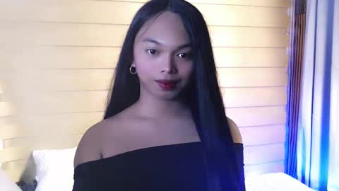 CALL ME LIANNA online show from March 8, 4:00 pm