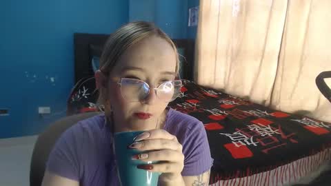 Lia Roberts online show from November 10, 12:11 pm