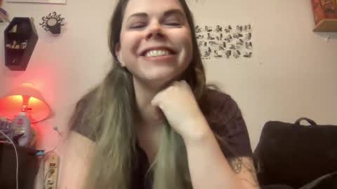 Libby Deetz online show from February 12, 10:24 am