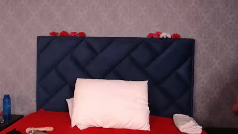 lia  online show from May 4, 7:28 pm
