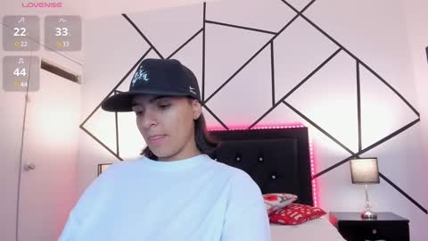 liiam_smith_ online show from February 7, 11:45 am