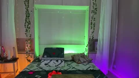         online show from December 20, 11:58 am