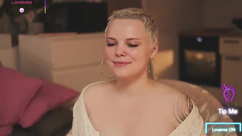 likaaberry online show from November 6, 5:24 am