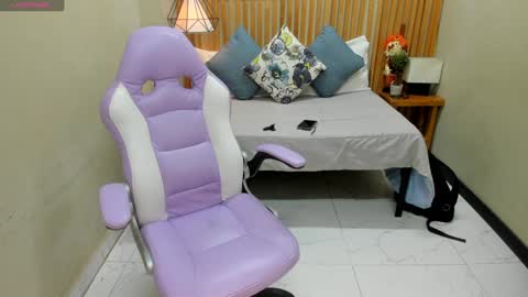 Snapshot of lil_cey chatting on January 13, 1:39 pm Lili Cey online show from January 13, 1:39 pm
