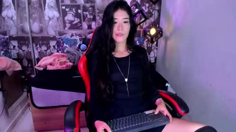 Snapshot of lil_cey chatting on September 30, 8:35 pm Lili Cey online show from September 30, 8:35 pm
