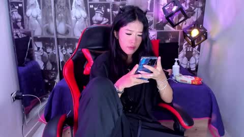 Snapshot of lil_cey chatting on September 18, 2:04 pm Lili Cey online show from September 18, 2:04 pm