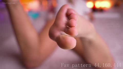 All my link in bio  sign up to support me        online show from February 26, 2:49 pm