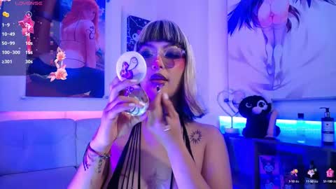 Snapshot of lilcandy19 chatting on October 3, 12:10 pm lilcandy19 online show from October 3, 12:10 pm