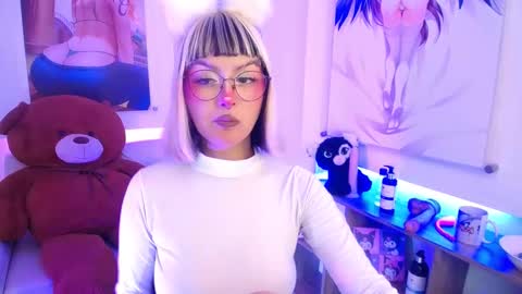 Snapshot of lilcandy19 chatting on September 17, 12:25 pm lilcandy19 online show from September 17, 12:25 pm