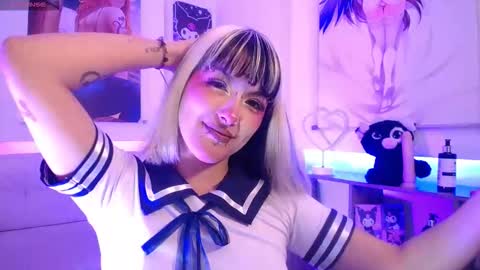 Snapshot of lilcandy19 chatting on October 6, 12:11 pm lilcandy19 online show from October 6, 12:11 pm