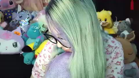 Snapshot of lilemmy1999 chatting on December 10, 4:49 pm emily ryanson online show from December 10, 4:49 pm