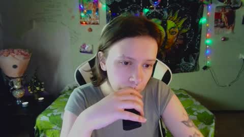 Lil online show from January 13, 2:43 pm