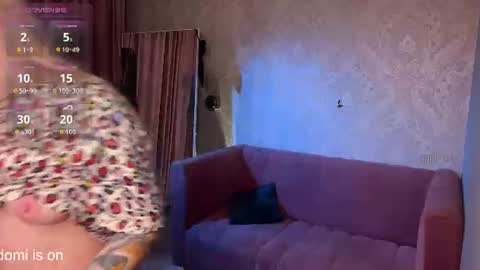 Lili online show from June 14, 9:09 am