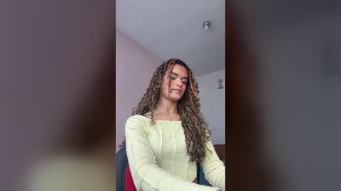 lili_evanss online show from August 7, 5:42 pm