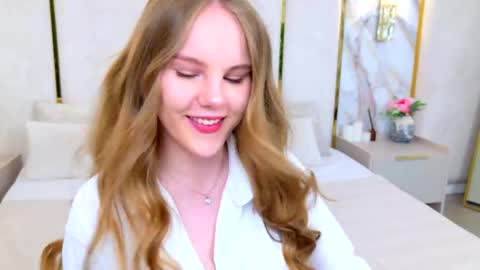 lili_lohan online show from June 2, 5:08 am