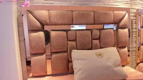 Snapshot of lilian_starfire chatting on October 9, 8:46 pm LILIAN online show from October 9, 8:46 pm