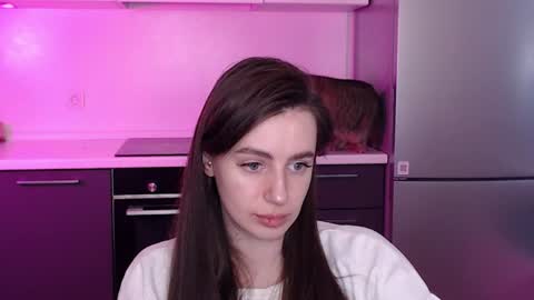 Lilu online show from June 18, 1:18 am